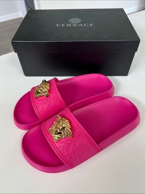 Versace pink la medusa rubber open toe slides sandals gold tone embossed baroque